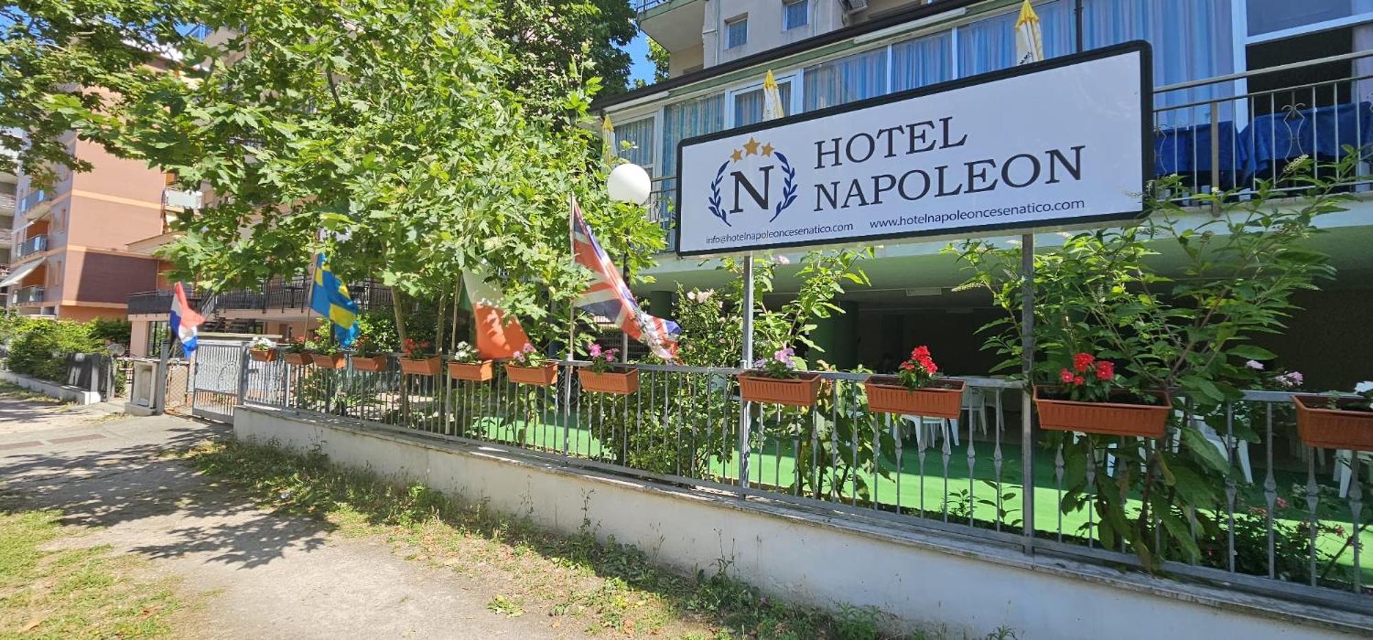 Hotel Napoleon Cesenatico Esterno foto